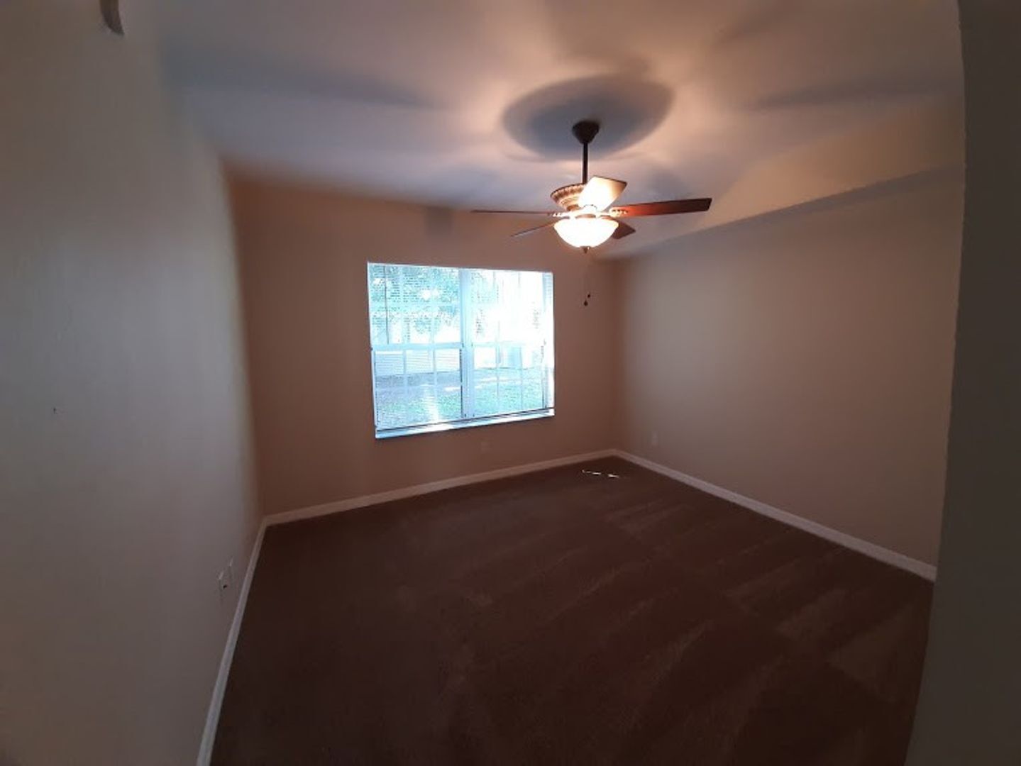 Building Photo - Coming early August 2/2  Ground floor  with newer carpeting