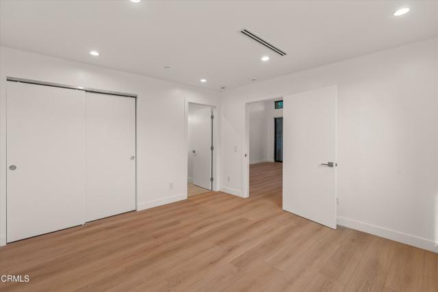Building Photo - 2209 Cazador Dr