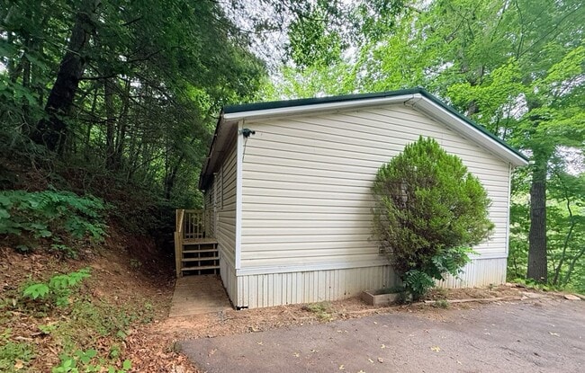 Building Photo - 214 Crooked Fork Ln