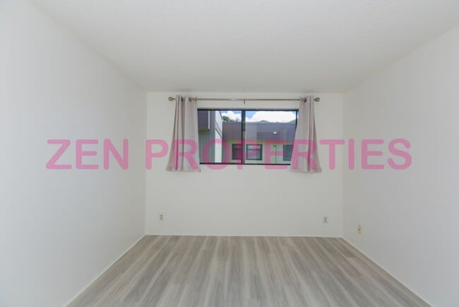 Building Photo - 3 bdrm/ 2.5 bath townhome for rent at Neho...
