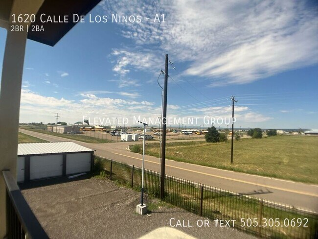 Building Photo - 1620 Calle de los Ninos Ave