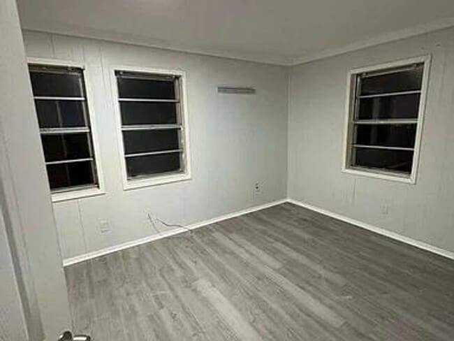 Building Photo - 309 3rd St