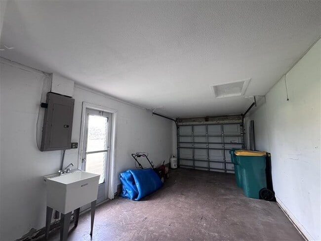 Building Photo - 3445 Sarto Ln