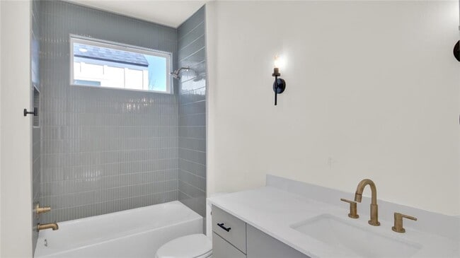 Building Photo - 6802 Montana St