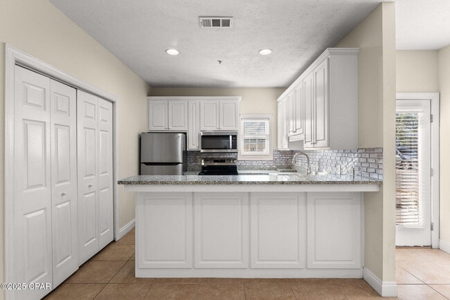 Building Photo - 212 Bonita Cir