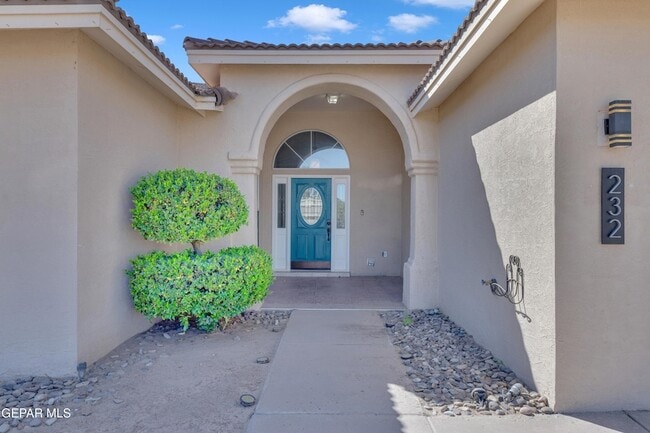 Building Photo - 232 Ave Mirador