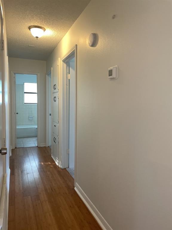 Building Photo - 2501 Peach Tree Ln