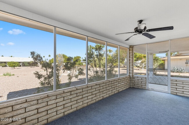 Building Photo - 16817 N Meadow Park Dr