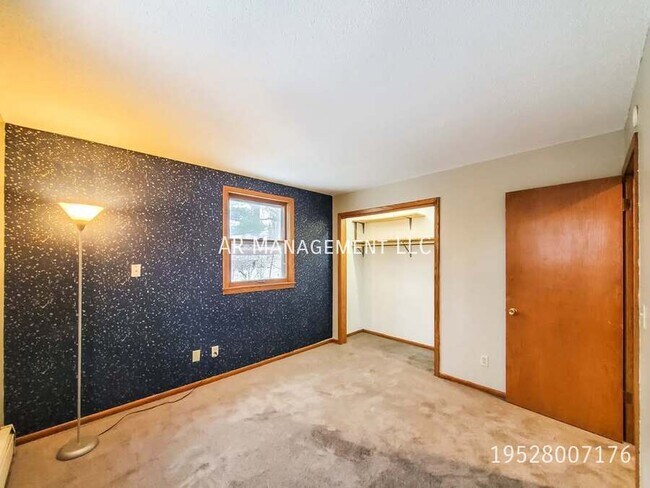 Building Photo - 11210 Sunset Trail