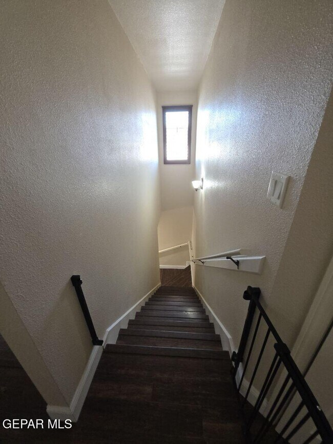 Building Photo - 12867 Hidden Grove Dr