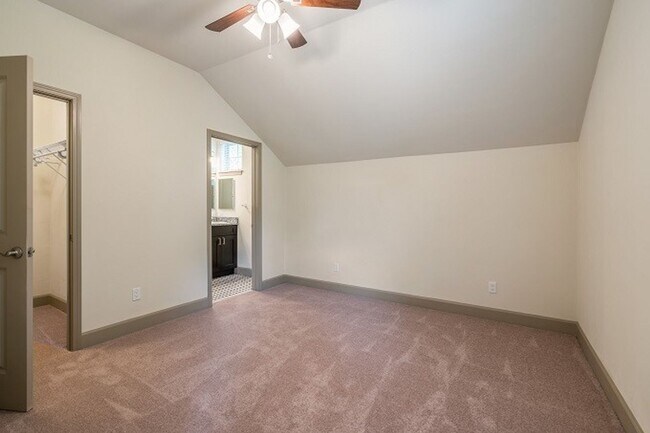 Interior Photo - The Craftsman