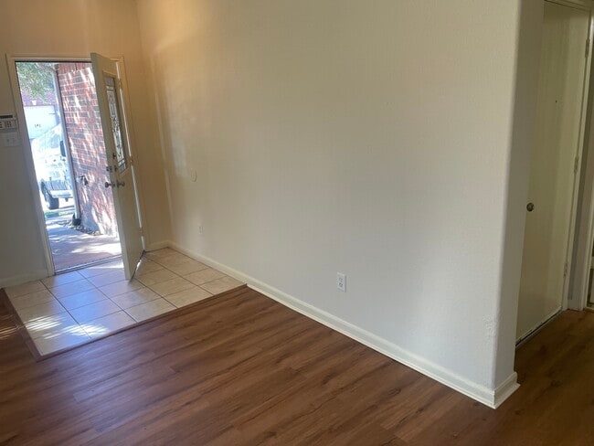 Building Photo - 8031 Barnes Ridge Ln