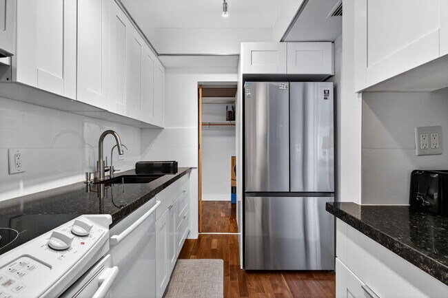 Building Photo - 2780 S Ocean Blvd