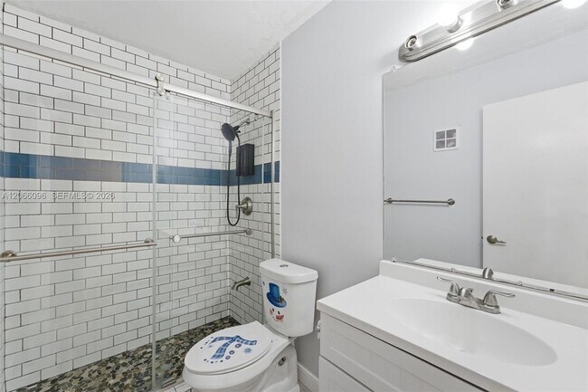 Building Photo - 11601 SW 123rd Ave