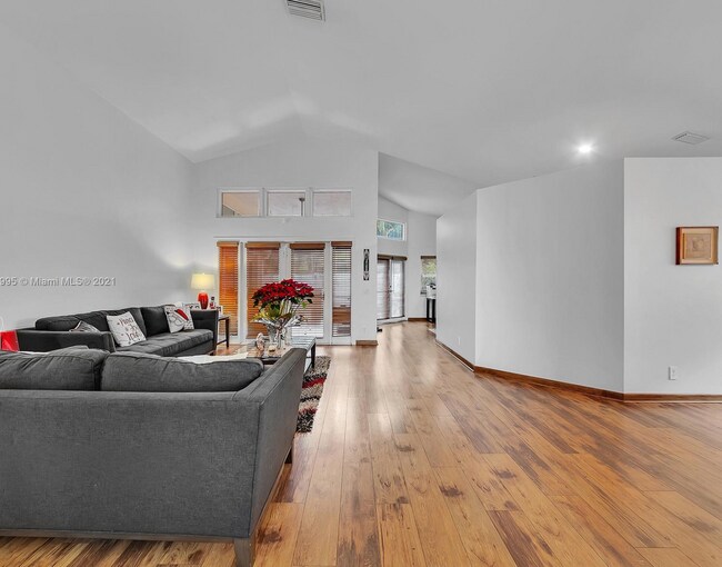 Building Photo - 204 Cameron Dr