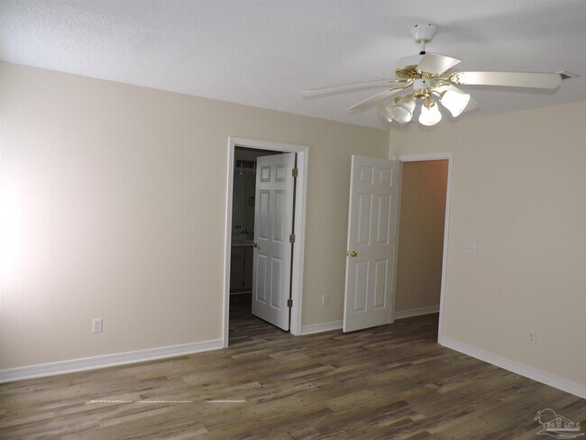 Building Photo - 3296 Two Sisters Wy