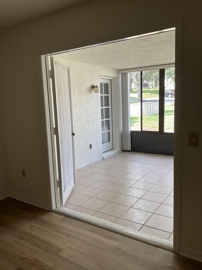 Building Photo - Great Location, 2 Bedroom W/ Access Citrus...