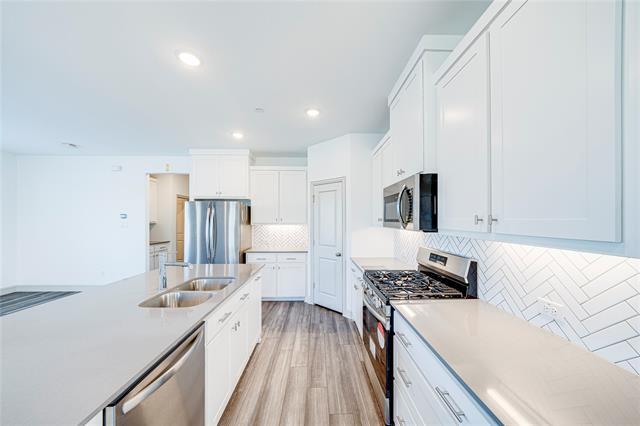 Building Photo - 8888 Samara St