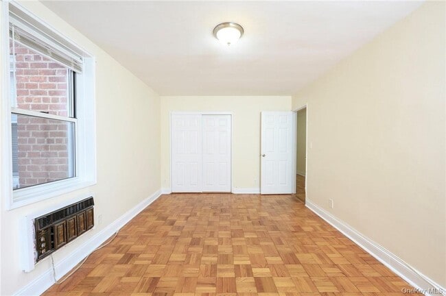 Building Photo - 2 Sadore Ln