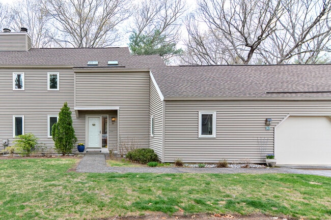 Building Photo - 10 Fox Hollow