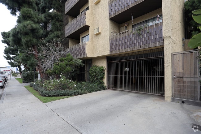 Building Photo - 740 S. Cochran