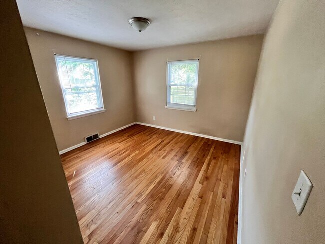 Building Photo - 4 Bedroom House With Large Basement