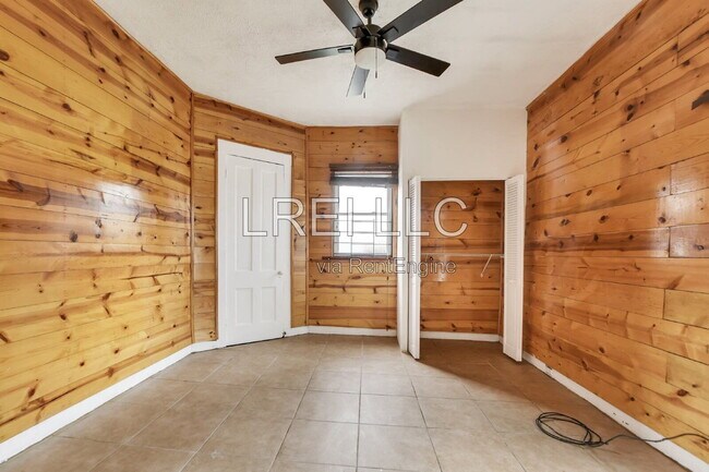 Building Photo - 1371 Olive St