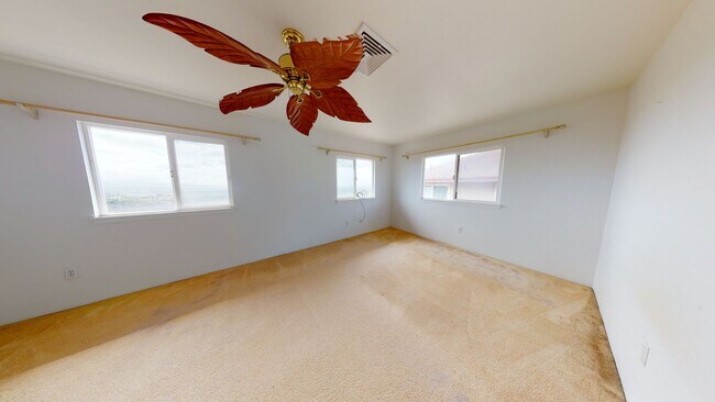 Building Photo - Spacious 3Bd/2.5Ba Single-Family Home in M...