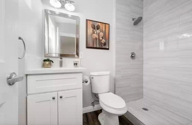 Building Photo - 5 Bedroom Updated Clairemont Home (Perfect...