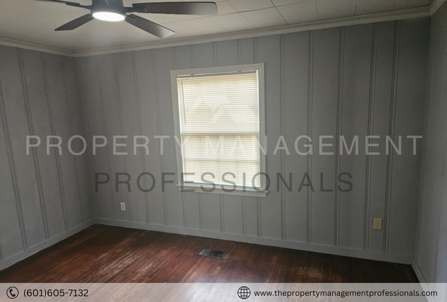 Building Photo - 2871 Fairhill Dr