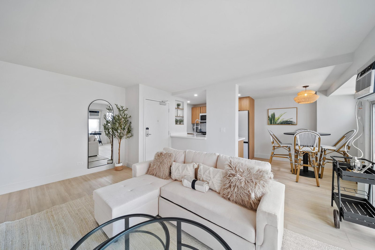 Building Photo - 2464 Prince Edward St