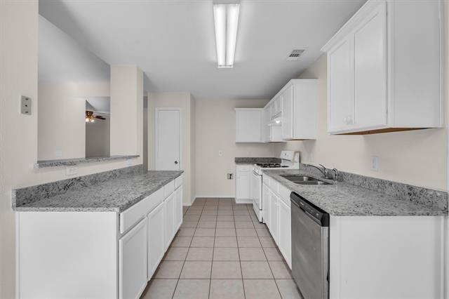 Building Photo - 2312 Tailburton Ct