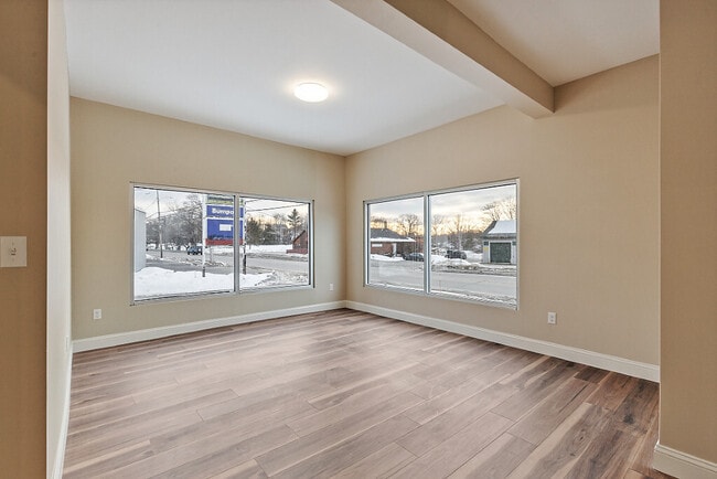 Building Photo - 392 S Main St