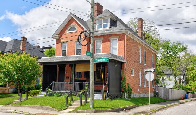 Building Photo - 683-685 South Champion