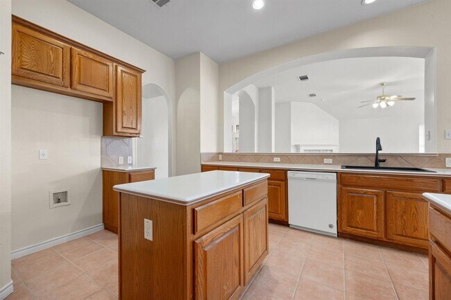 Building Photo - 8741 Lemens Spice Trail