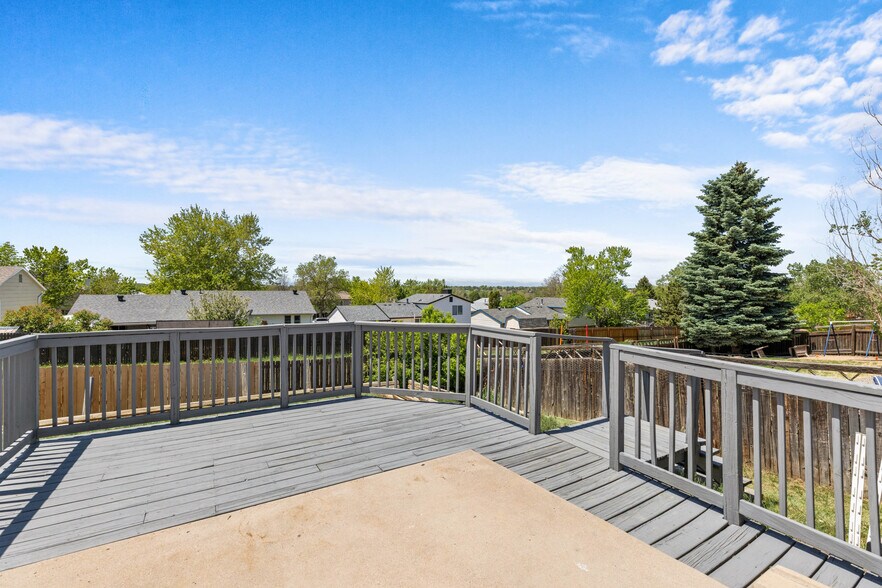 Building Photo - 16562 E Louisiana Dr
