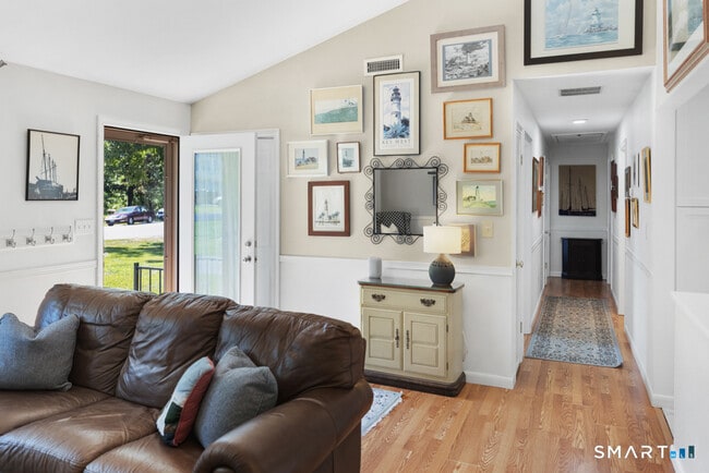 Building Photo - 12 Allendale Rd