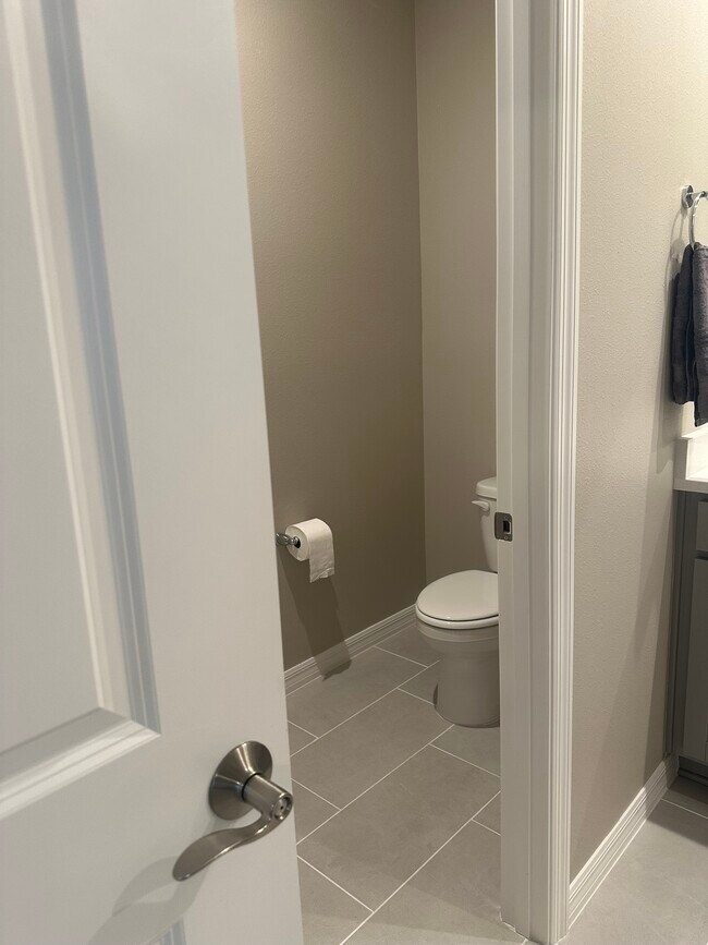 Building Photo - 1300 Plumbago Ct