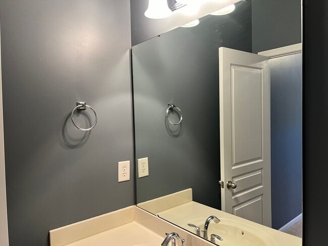 Building Photo - 10117 Falls Meadow Ct