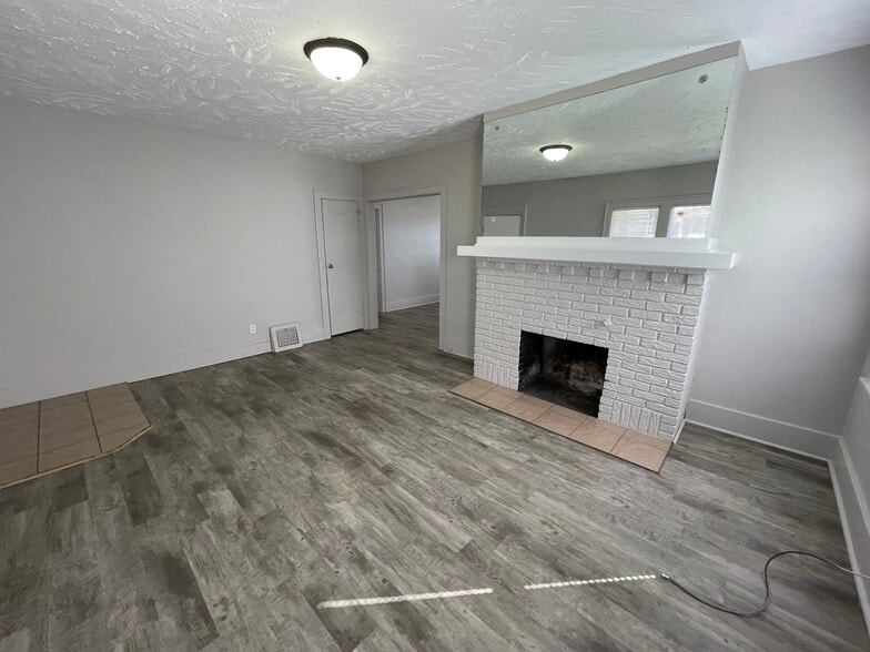 Building Photo - 3535 N 45th Ave