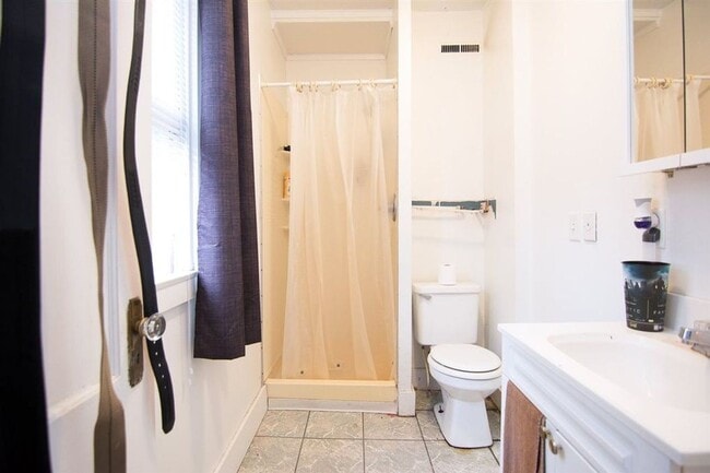 Building Photo - Cozy 1 Bedroom House