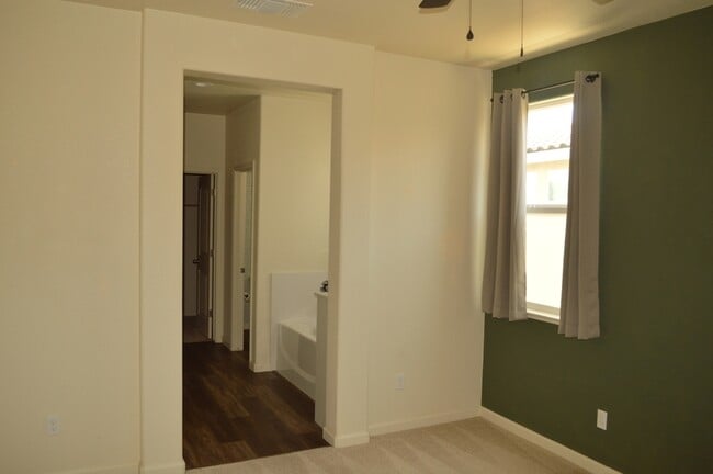 Building Photo - 808 Marybelle Ct