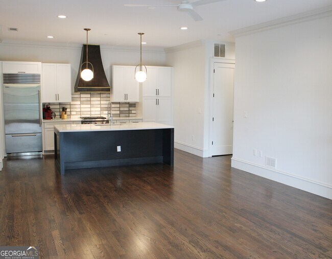 Building Photo - 234 Vickery Falls Dr