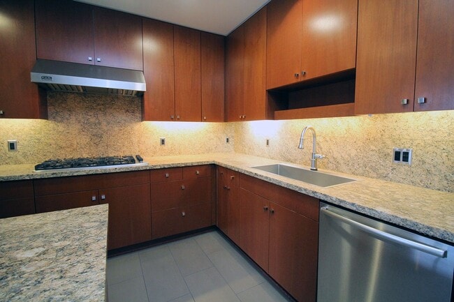 Building Photo - 1025 NW Couch St