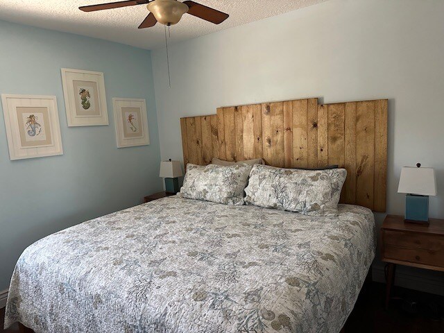 Building Photo - 4843 Coquina Key Dr SE