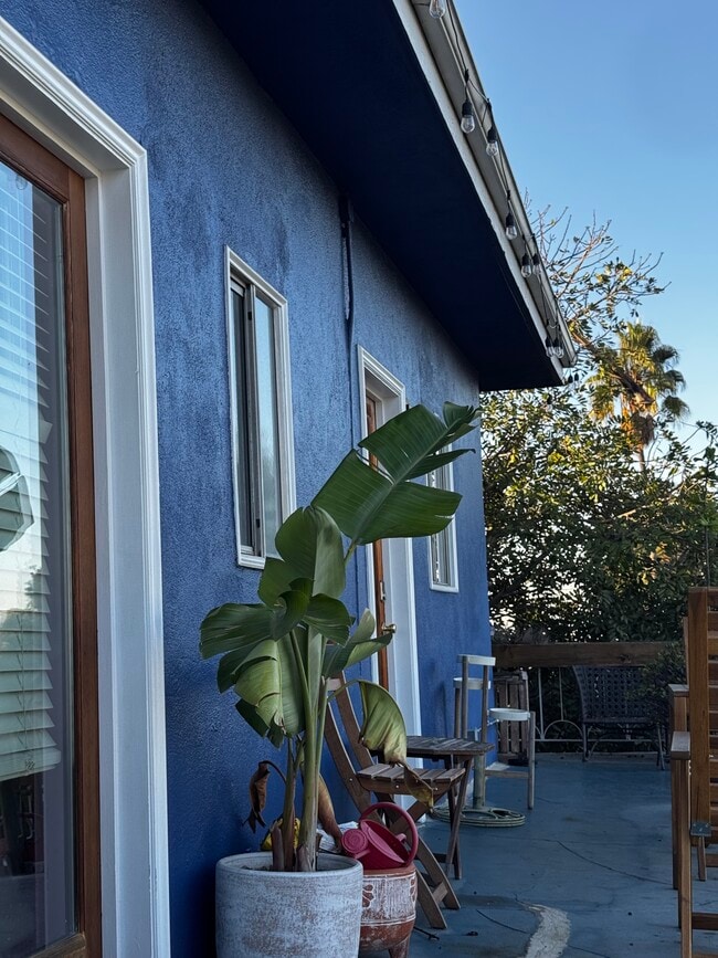 Building Photo - 1461 Carroll Ave