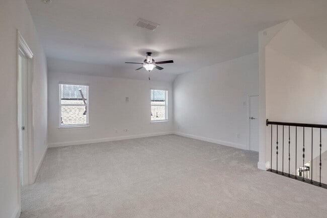 Building Photo - 2920 Hadley Wy