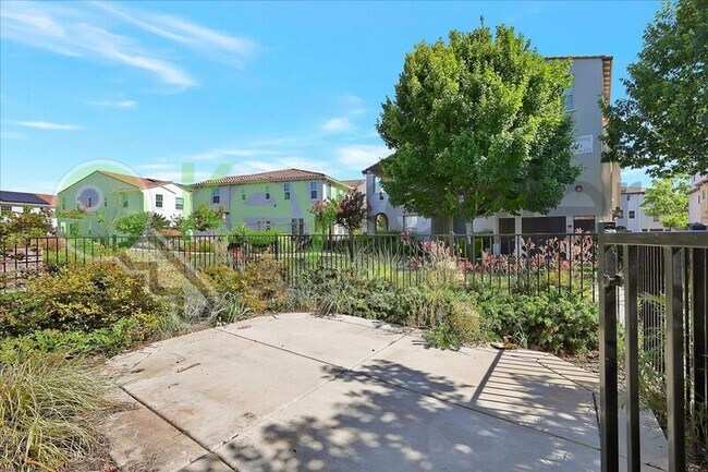 Building Photo - 5301 E Commerce Way