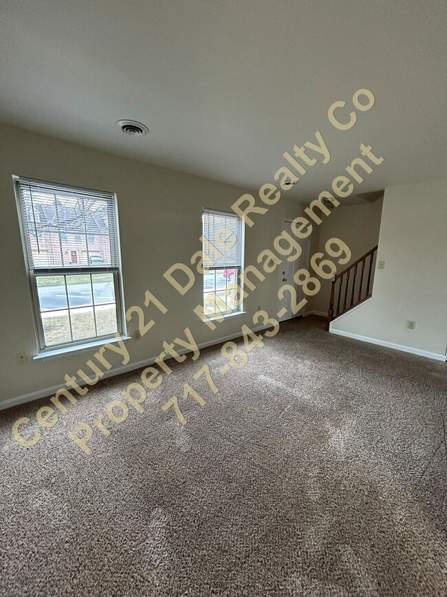 Building Photo - 2 Bedroom 1.5 Bath Condo in York Suburban ...