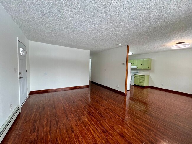 Building Photo - Waves Rd *